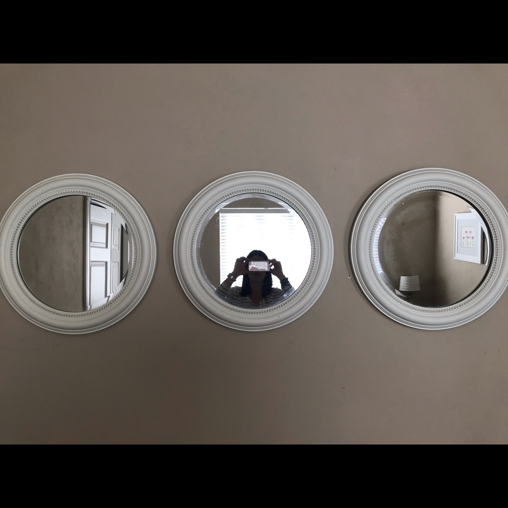 Set of 3 round mirrors